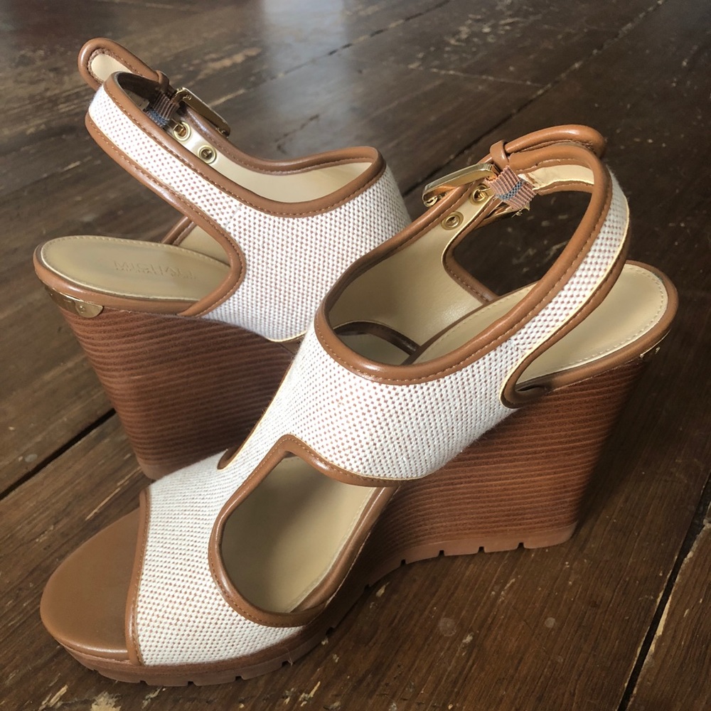 Michael Kors Wedges !!! CUTE!!